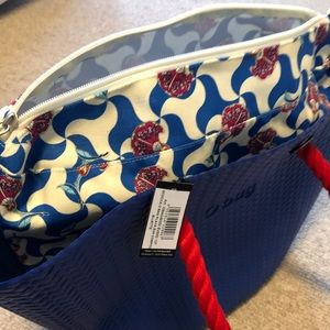 Brand New. Never Worn O bag.